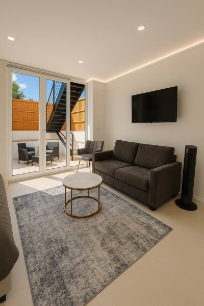 Offley Flat 1A – Peaceful Studio | Convenient Location | Ideal Stay