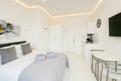 Offley Flat 2B – Cozy Offley Haven | Bright Studio | Central Stay