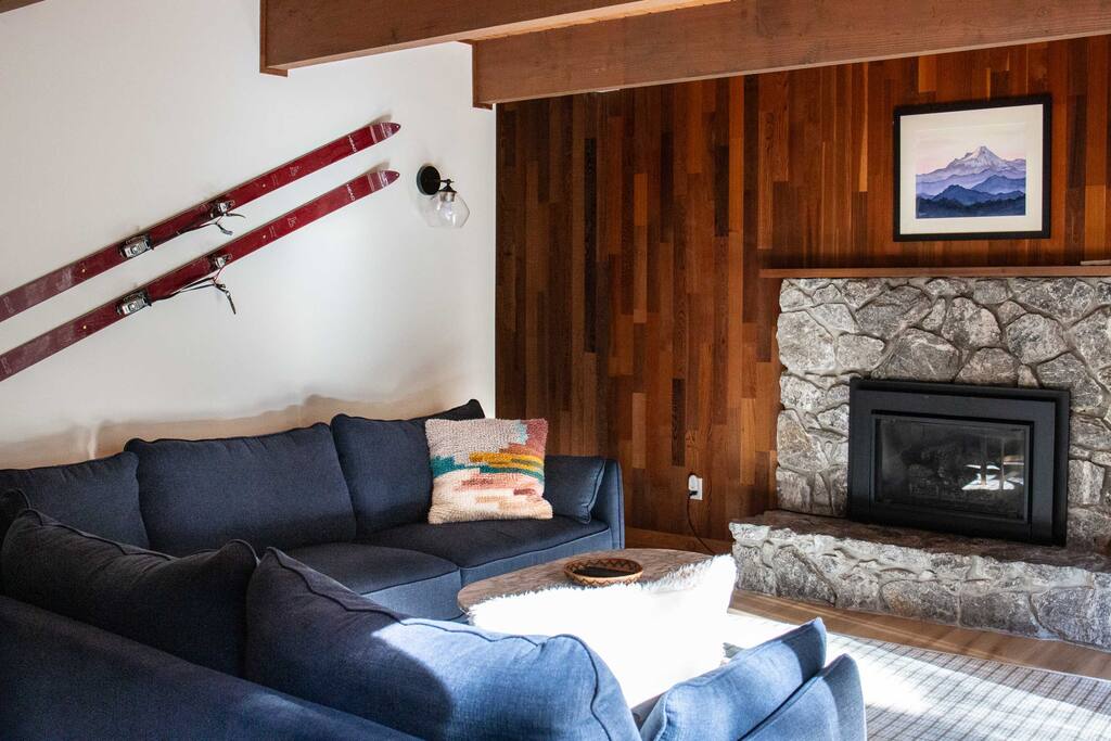Rustic Modern Cabin | Sauna, Gas Grill, EV Charger