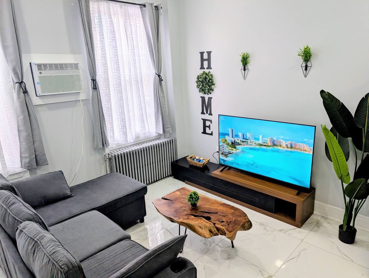 Newly Renovated 2B 2BA apt! mins to PATH & NY! - Holiday Home