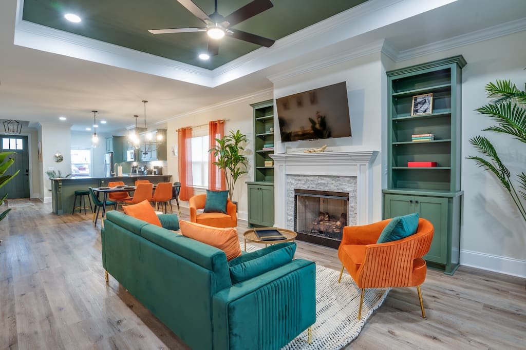 20min to Airport | Close to football | Parks/Lake