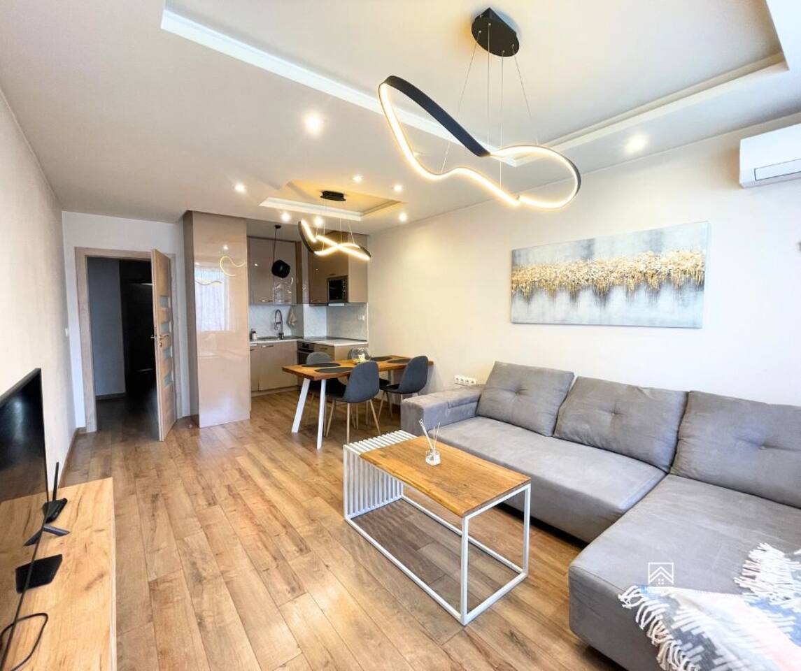 Cozy Central 1 Bedroom Apartment Near Mall Sofia and metro