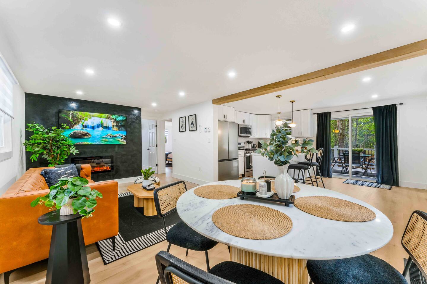 Chic Forest Cabin in Pocono • Hot Tub & Outdoor TV