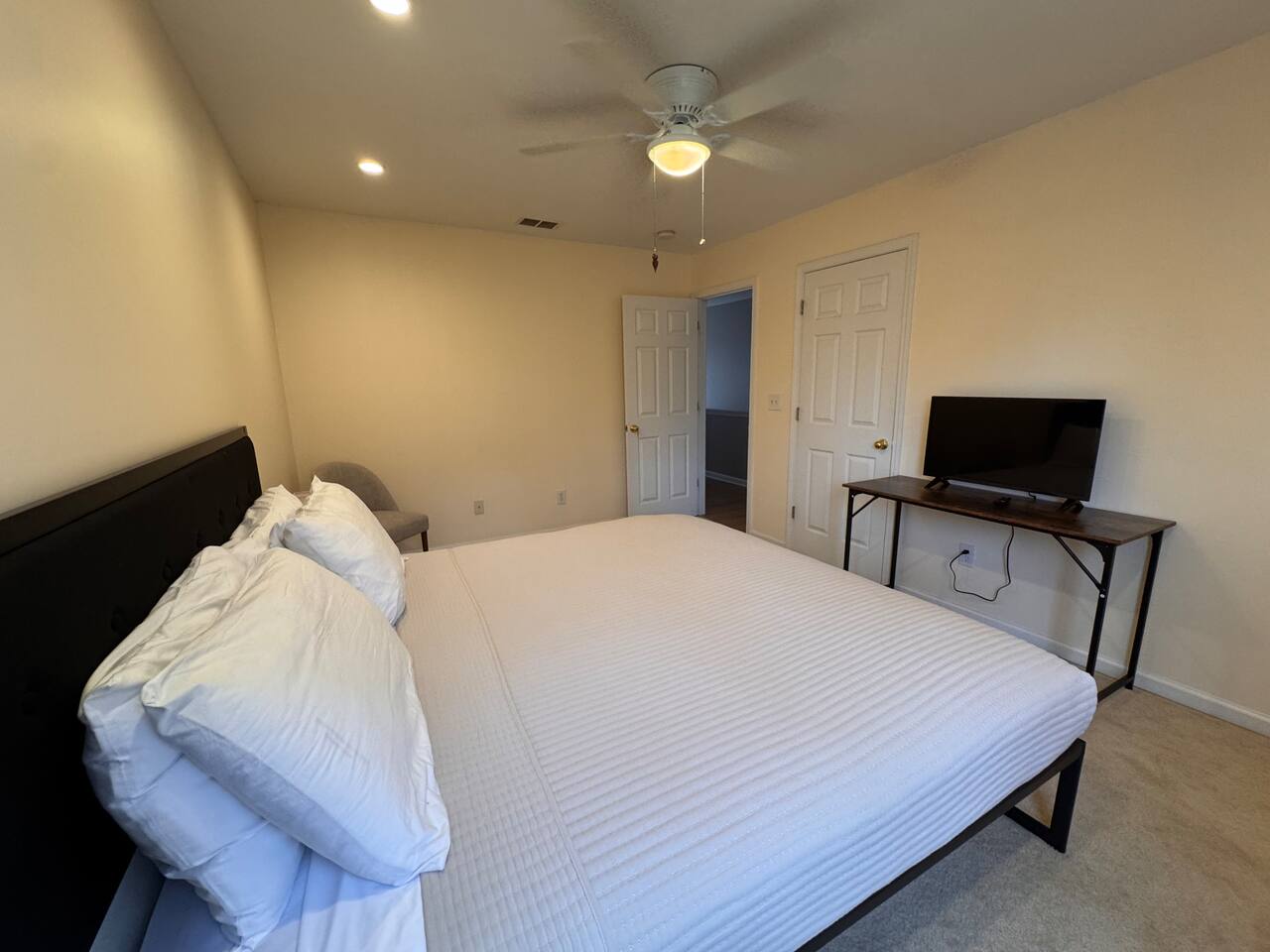 Upstairs King Room