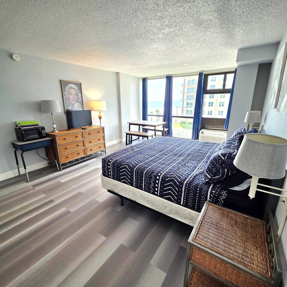 King Oceanview Studio w/pool & kitchenette