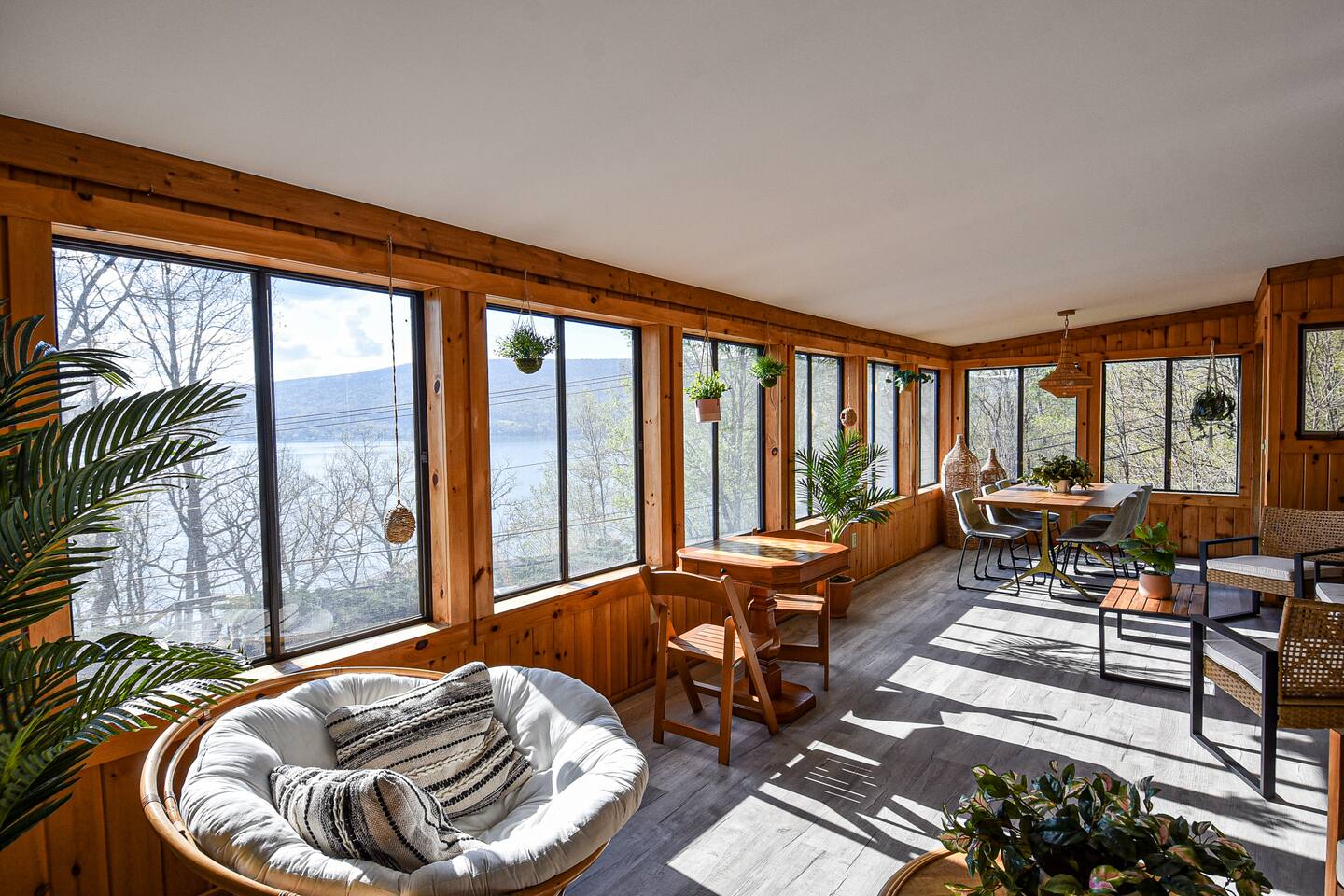 Wine Country: Epic Game Room, Lake Views, Fire Pit