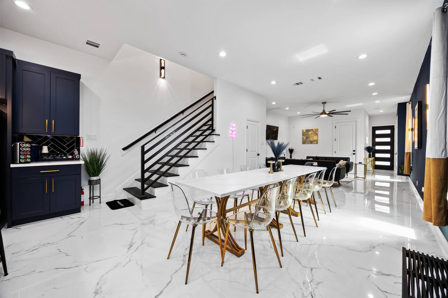 ModernLuxe Group Escape 3BR Mins to NRG • Downtown