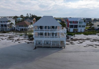 Tide Watch Oceanfront beach house at Harbor Island