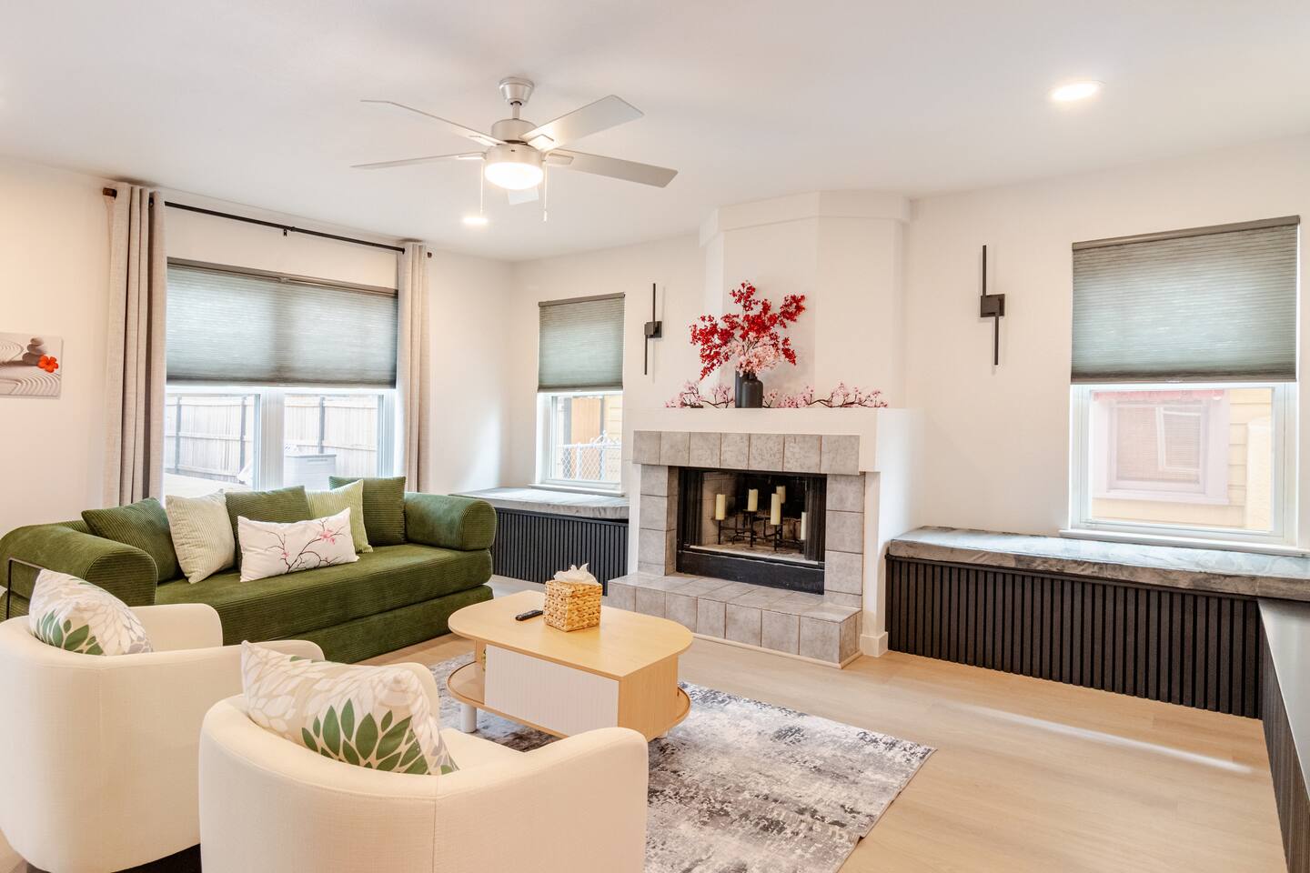 Newly updated, Pool, Hot Tub, Putt Putt, Game Room - Holiday Home