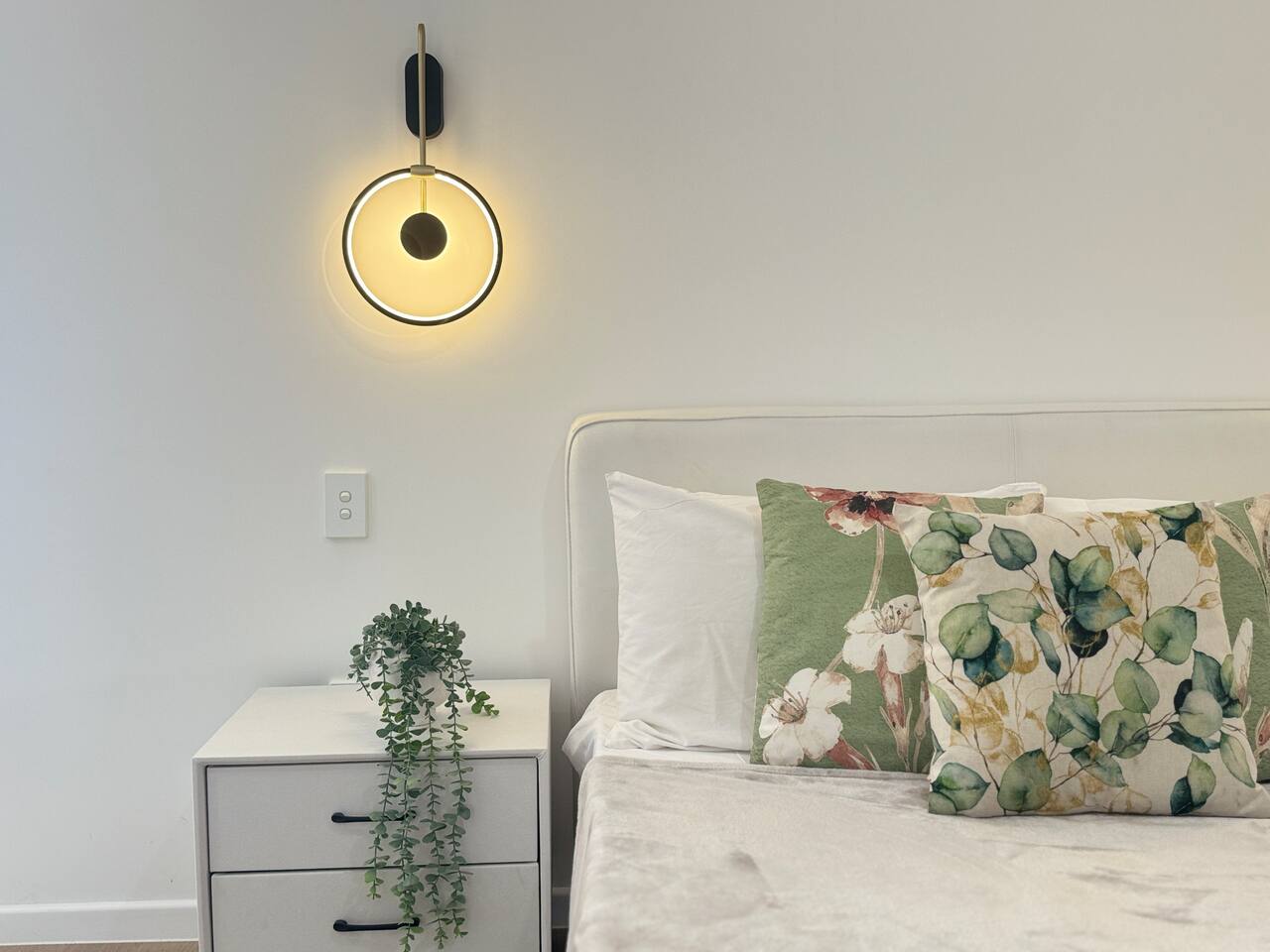 Beryl 1bdr studio in Daisy Hill-minutes to M1 highway