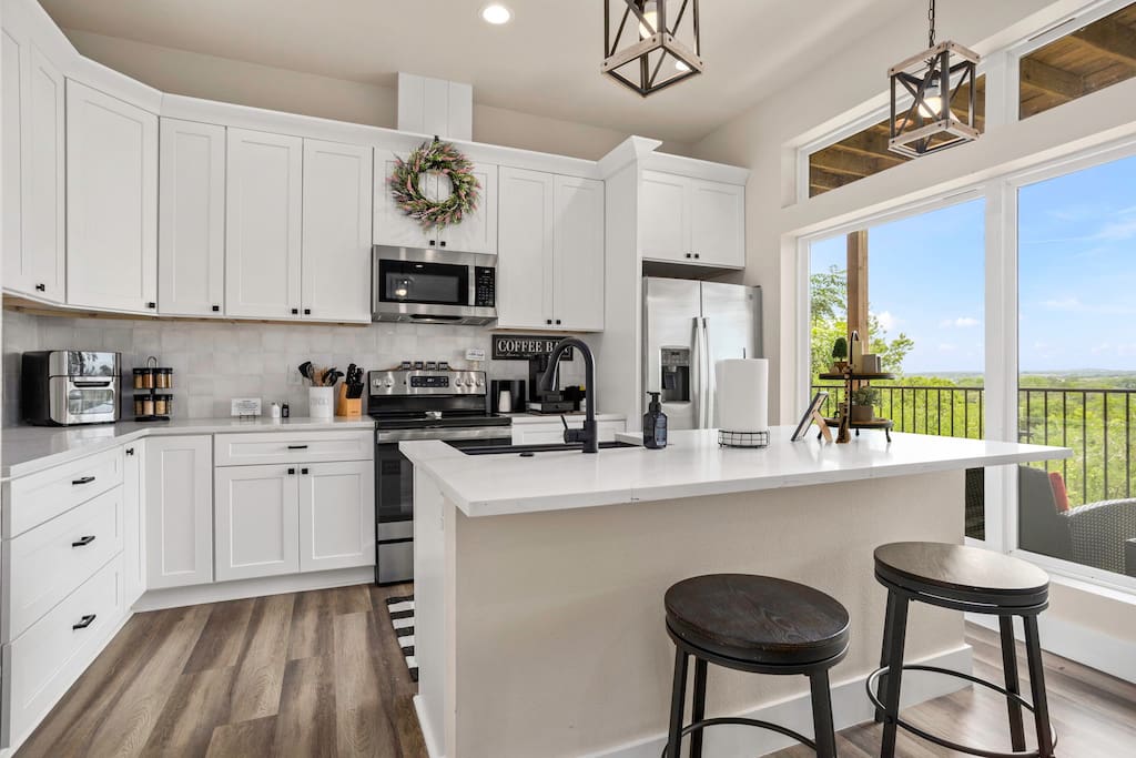 3b/3b River Townhome A for 6, Steps Gruene Hall