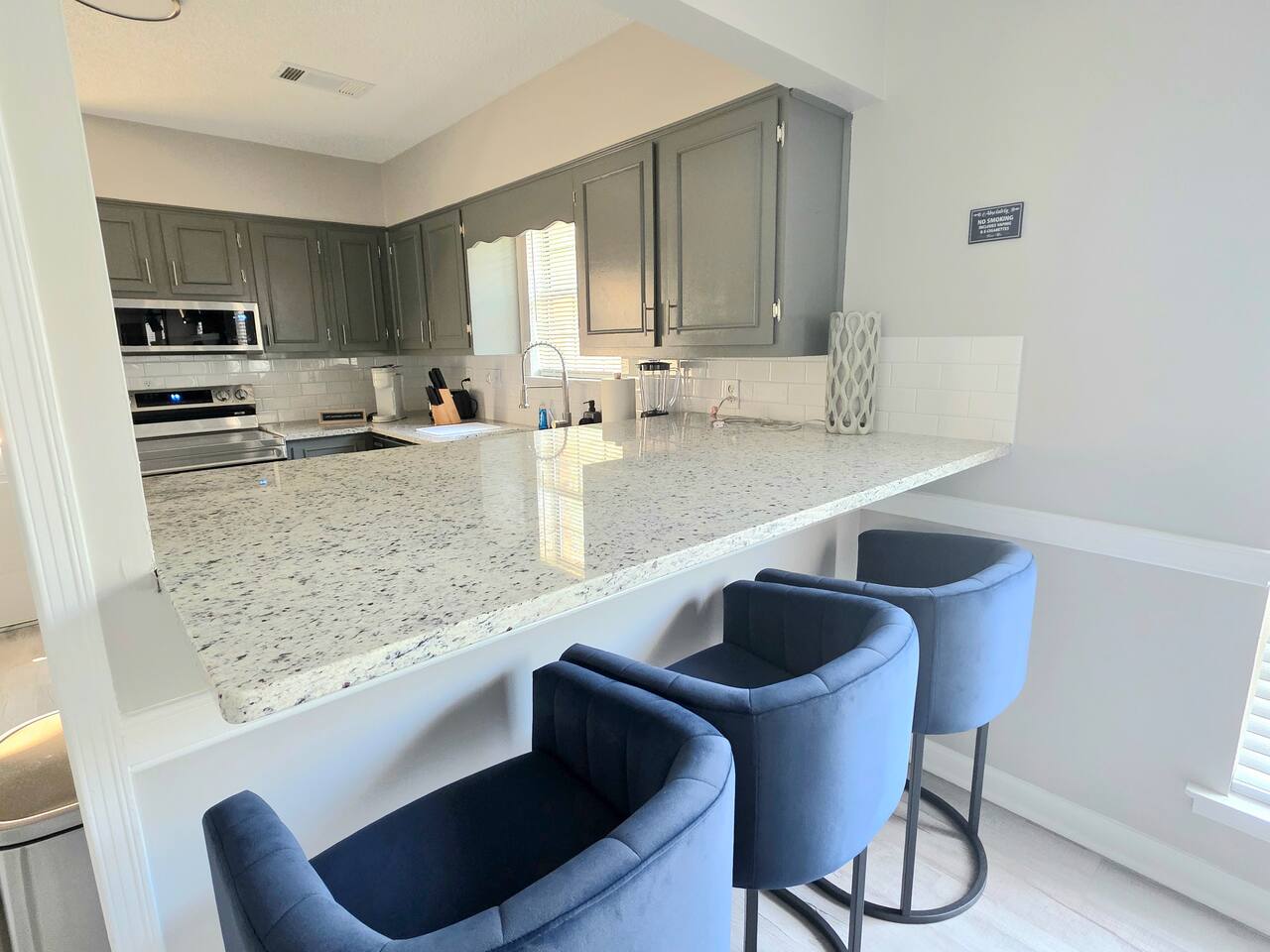 Quiet & Secure Retreat w/ Wifi & Private Parking