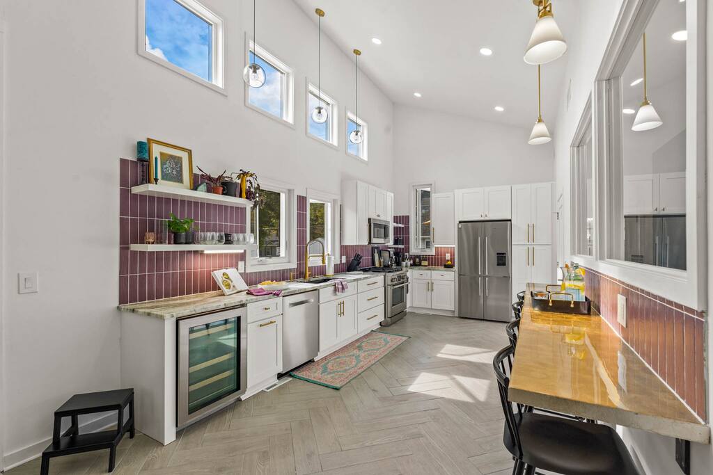 Bay View Craftsman | Cozy | Family Friendly