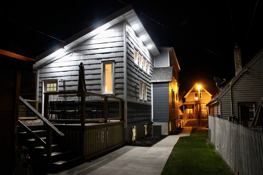 Bay View Craftsman | Cozy | Family Friendly