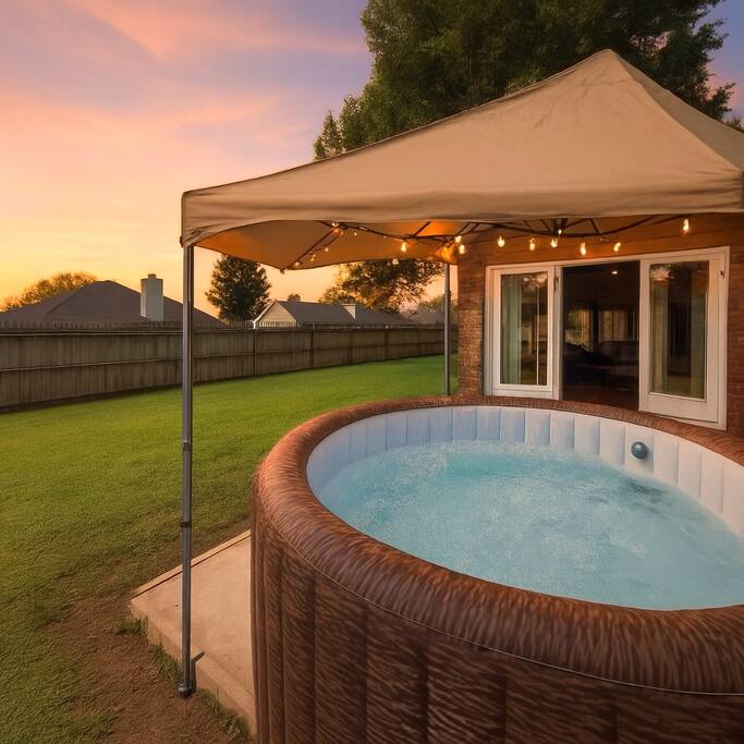 Downtown Oasis • Hot Tub + Game Room Fun - Cozy