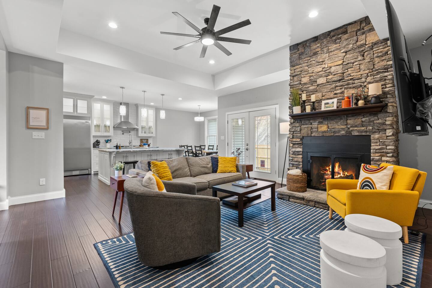 Fun House w/ HotTub| Theatre | Gameroom| Sleeps 16