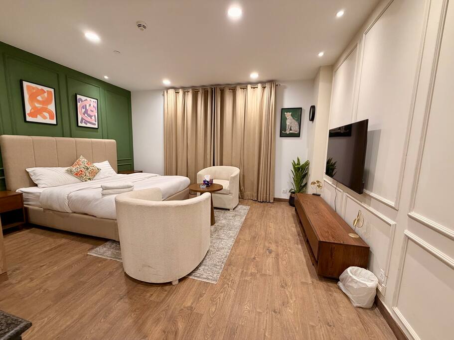 Penthouse Studio | 9th Flr | Penta Sq | DHA 5