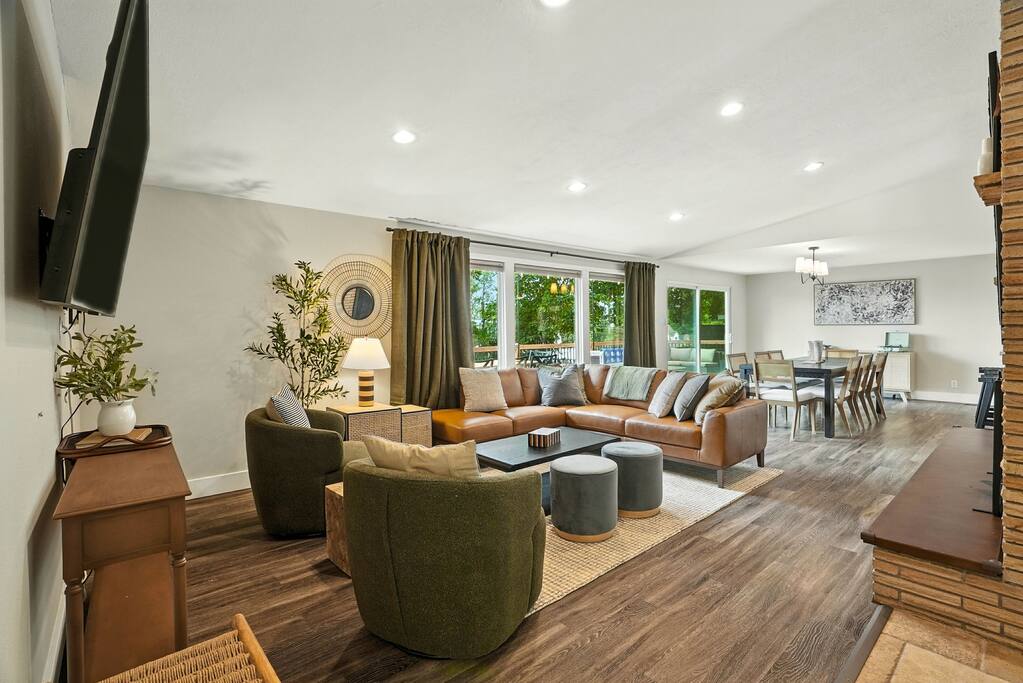 The South Perry Perch | 5BD Family Retreat