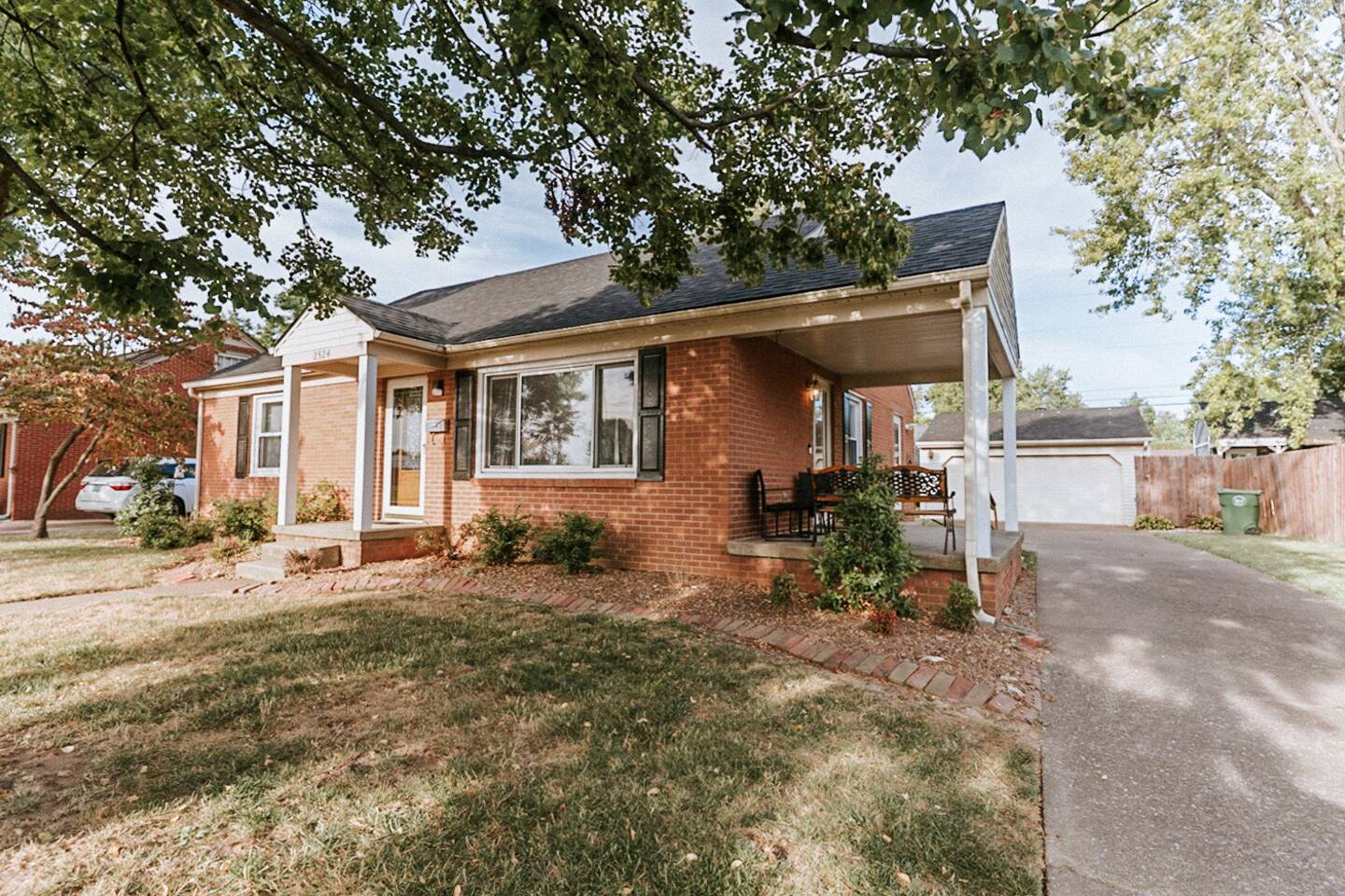 Bluegrass Meadow Sleeps 12 -Wheelchair Accessible