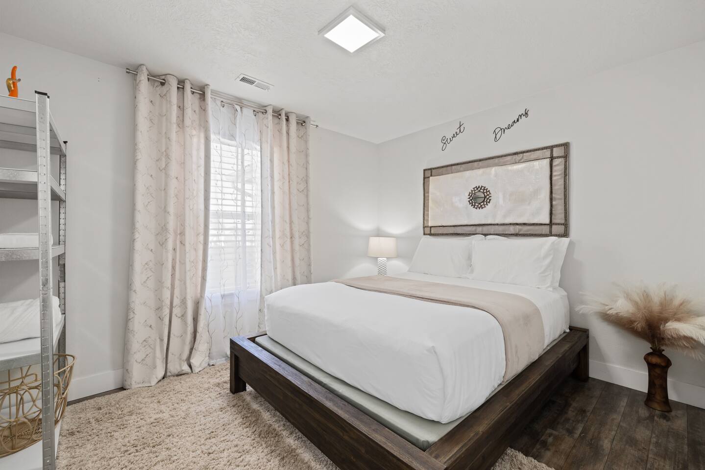 Cozy Room 3 – Quiet Stay Near Lake Lowell & CofI