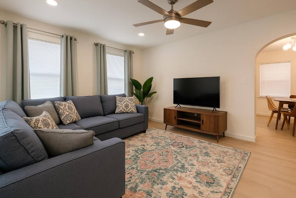 Green Cottage on 8th Ave