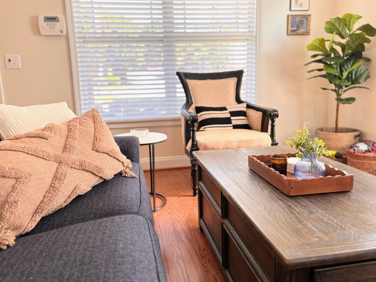 Near USC, Ft Jackson * KING Bed * 3TVs * Parkingx2
