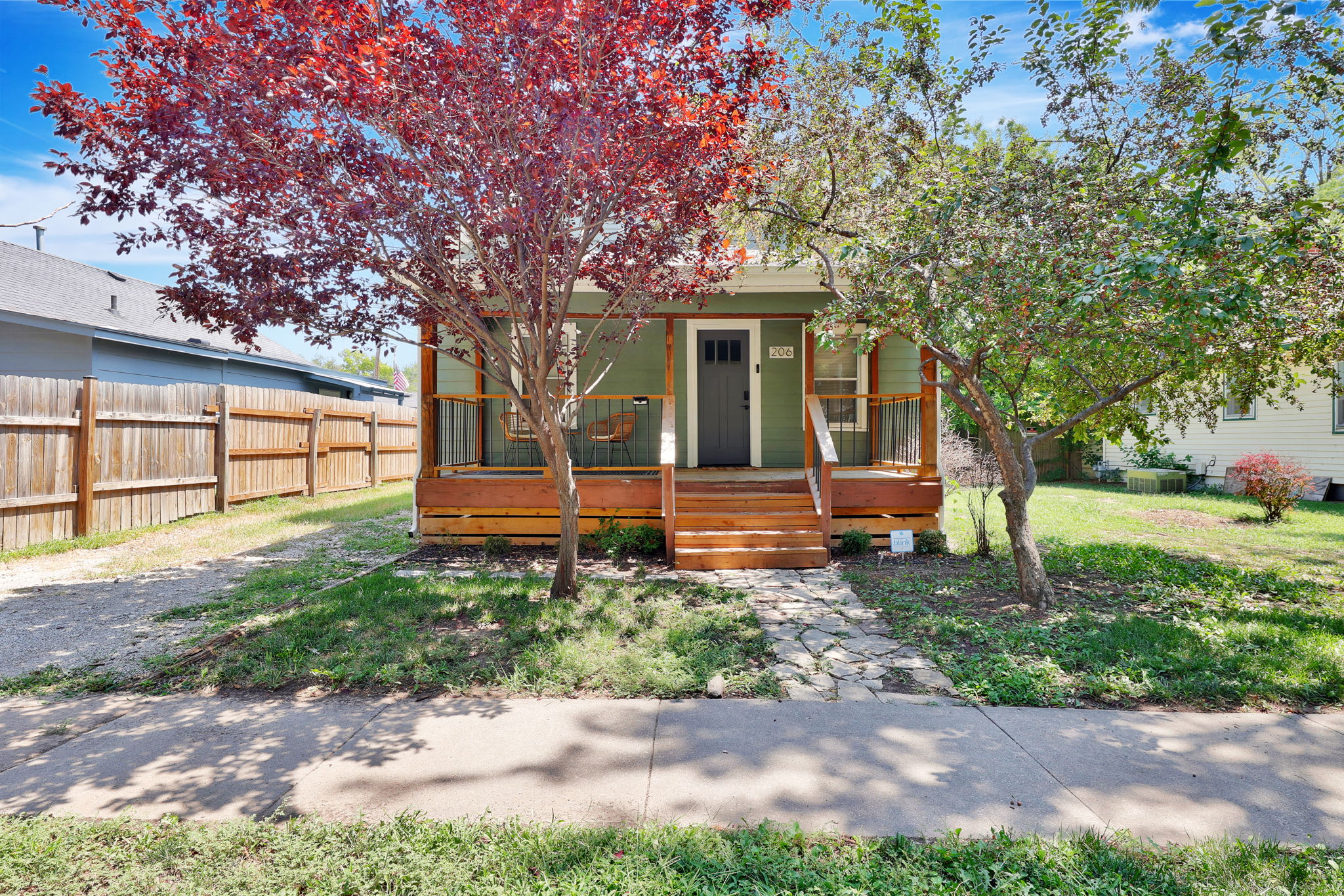 Bring Fido~ Fully Fenced in Yard!*3BD/2 Bath*