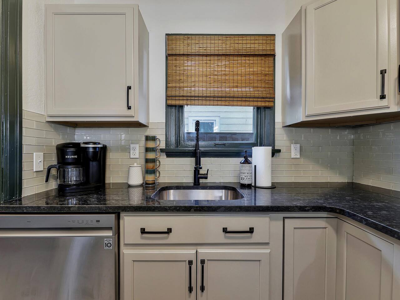 2 BD near Wesley Medical Center Boho Bungalow, photo 16