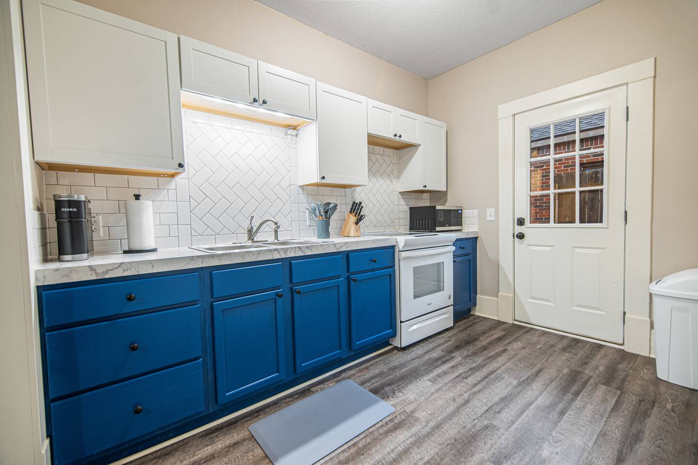 *Duplex Dandy ~ Pet-Friendly 1BR Modern Comfort!