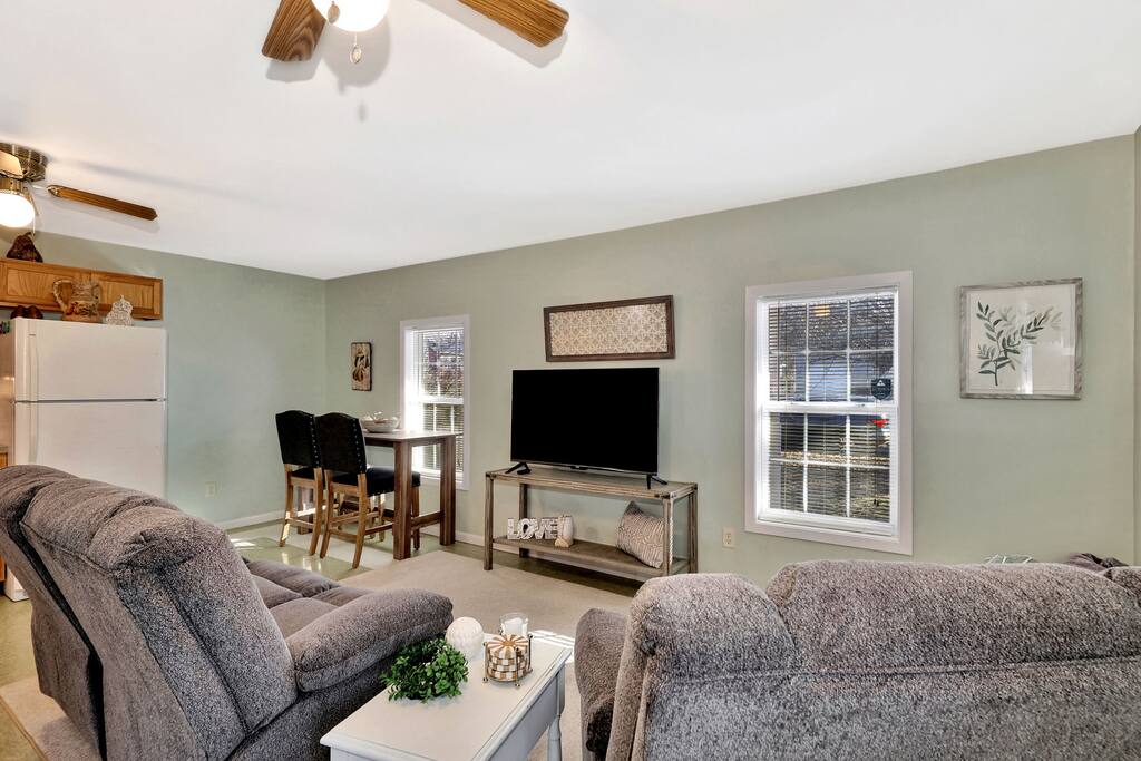 Private 1BD 1Bath! ~Lavender Cottage~