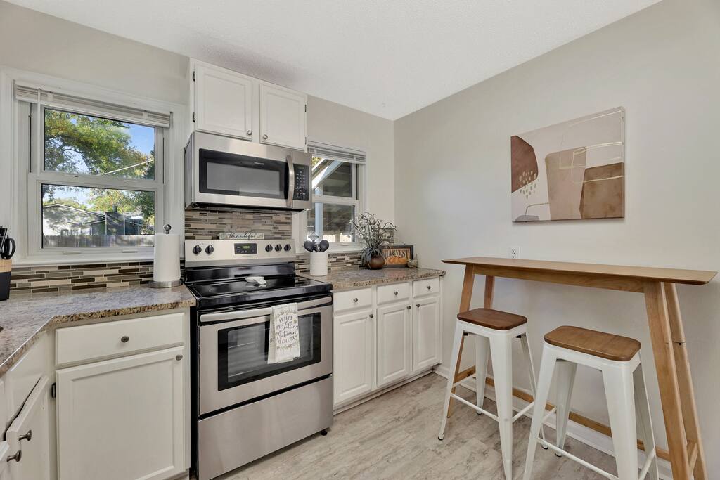 Fully Fenced Retreat! Pets Welcome + Washer/Dryer~