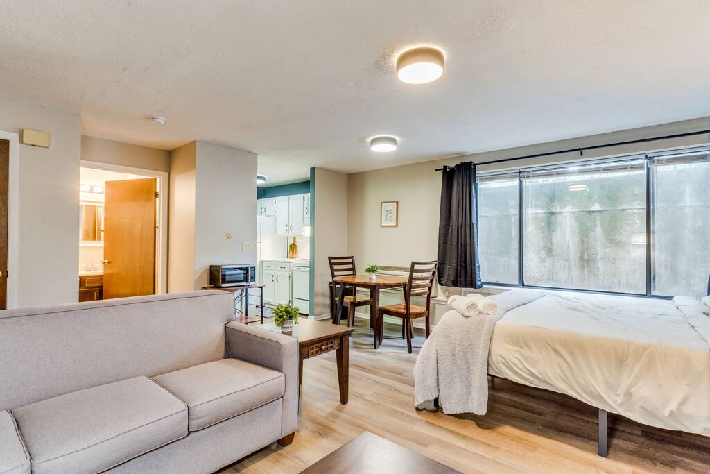 *Indian Hills* Sunset Retreat V*