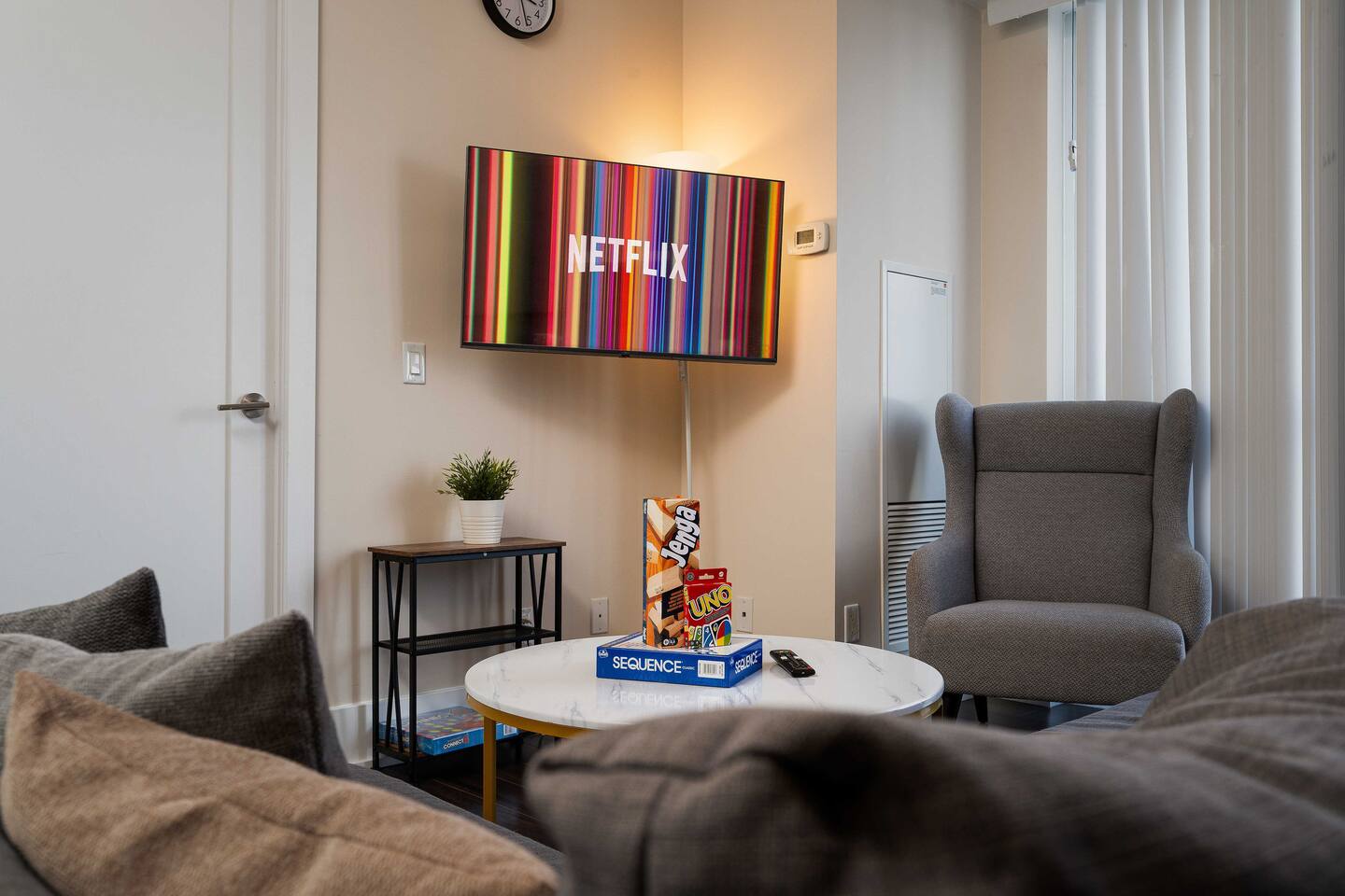 Bright 3BR Near Rogers Centre w/ Free Parking