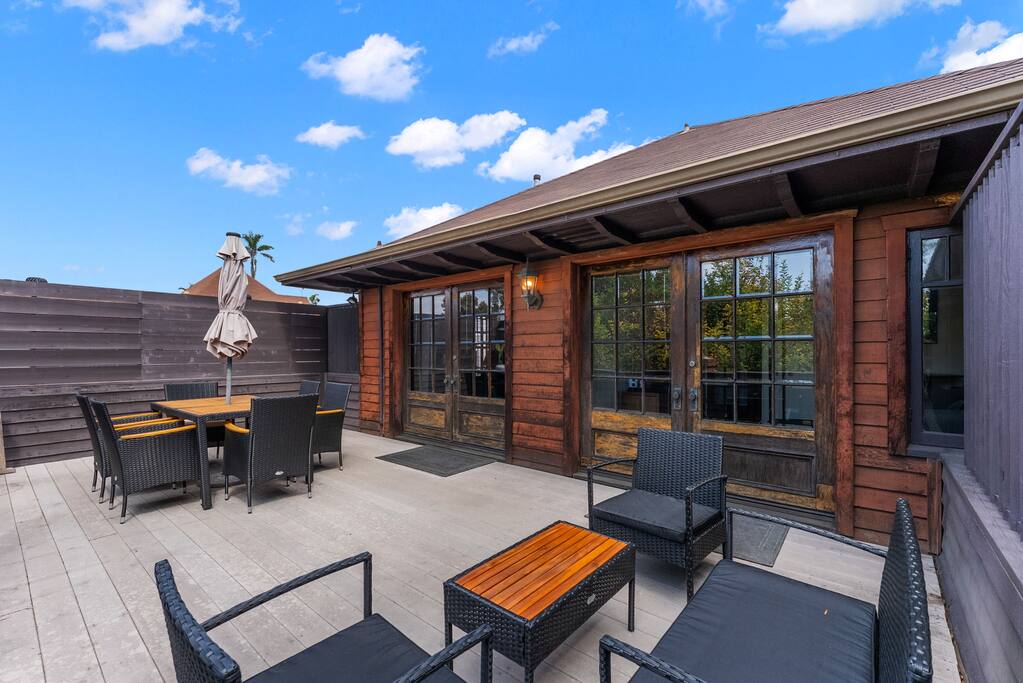 Vintage 1905 Charmer in the Heart of Hillcrest!