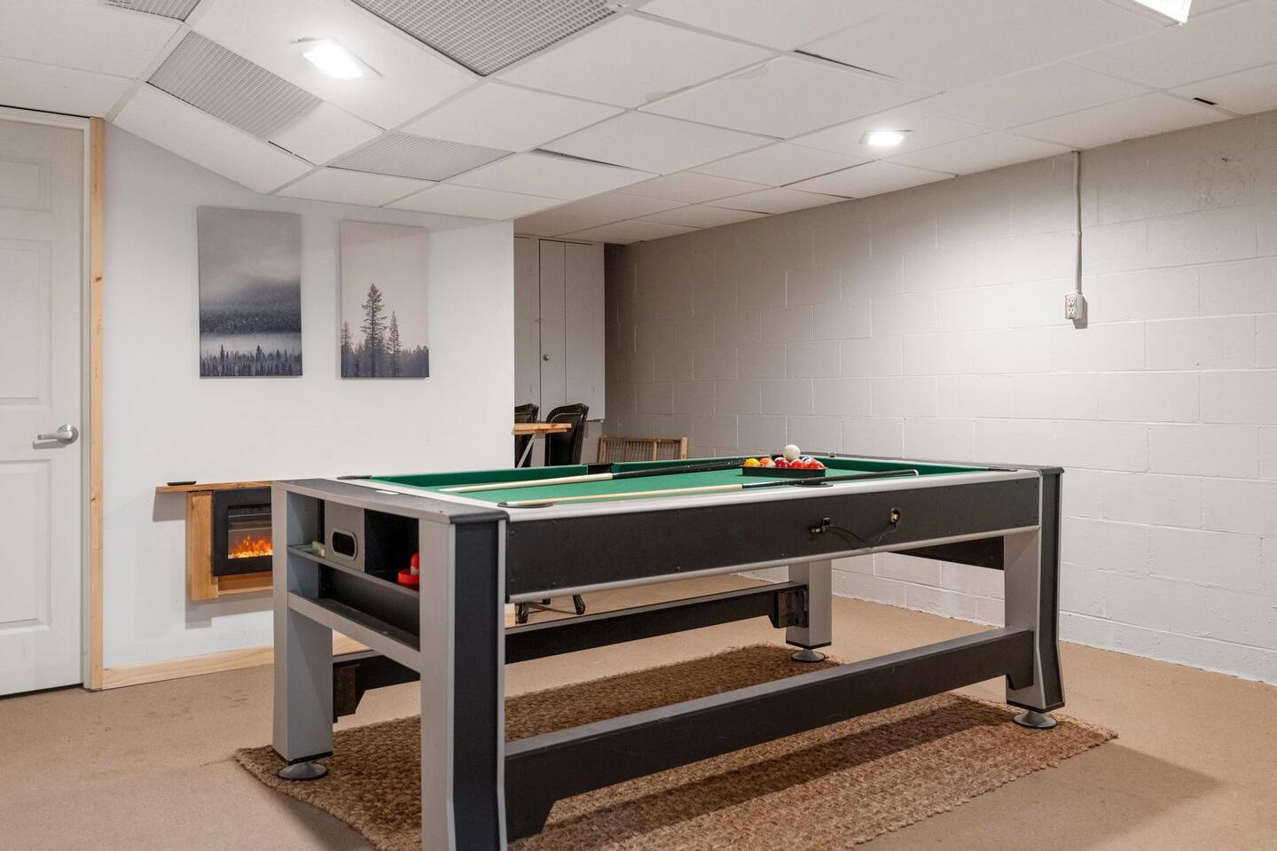 Seven Pines Chalet game room