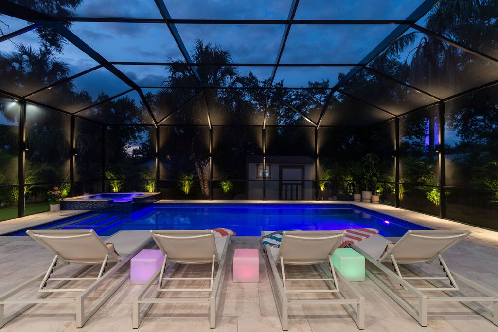 Tampa Family Fun/ Pool/Spa/ Grill/ Mini Golf/Games