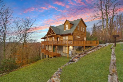 Cabin with Long Range Views, Hot Tub, Game Room photo 1