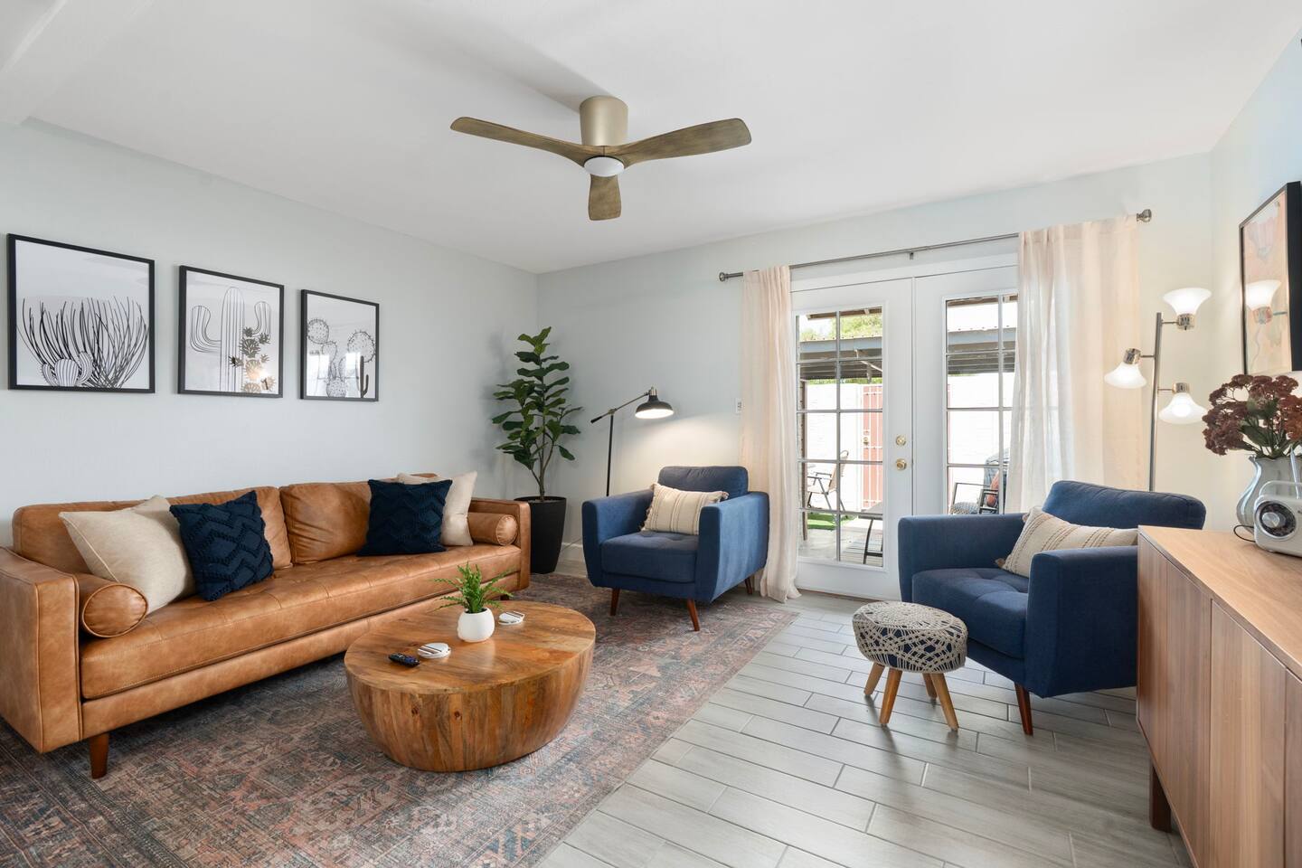 Modern 2BR Condo Old Town & Spring Training