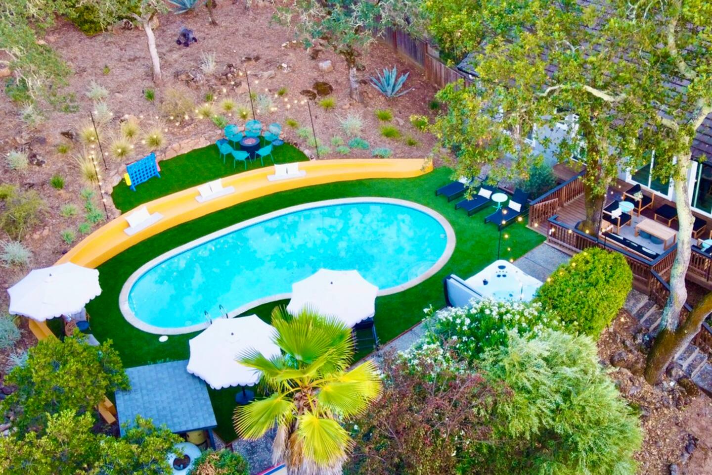 Luxury 6-Sleeper: Pool + HotTub