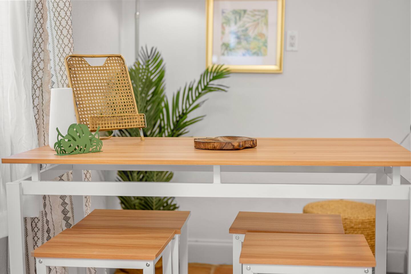 Bright and Airy Apartment on Flamingo Dr — photo 2