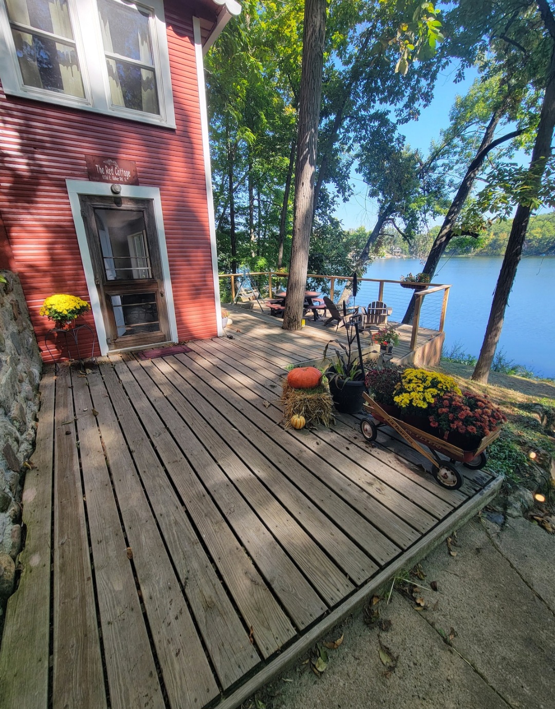 Lakefront Fun on Papakeechie | Kayaks & More!
