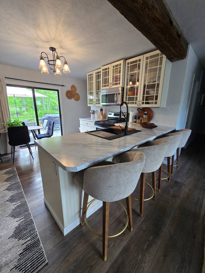 Wawasee Channel-Front Getaway | Kayaks + Sandbar