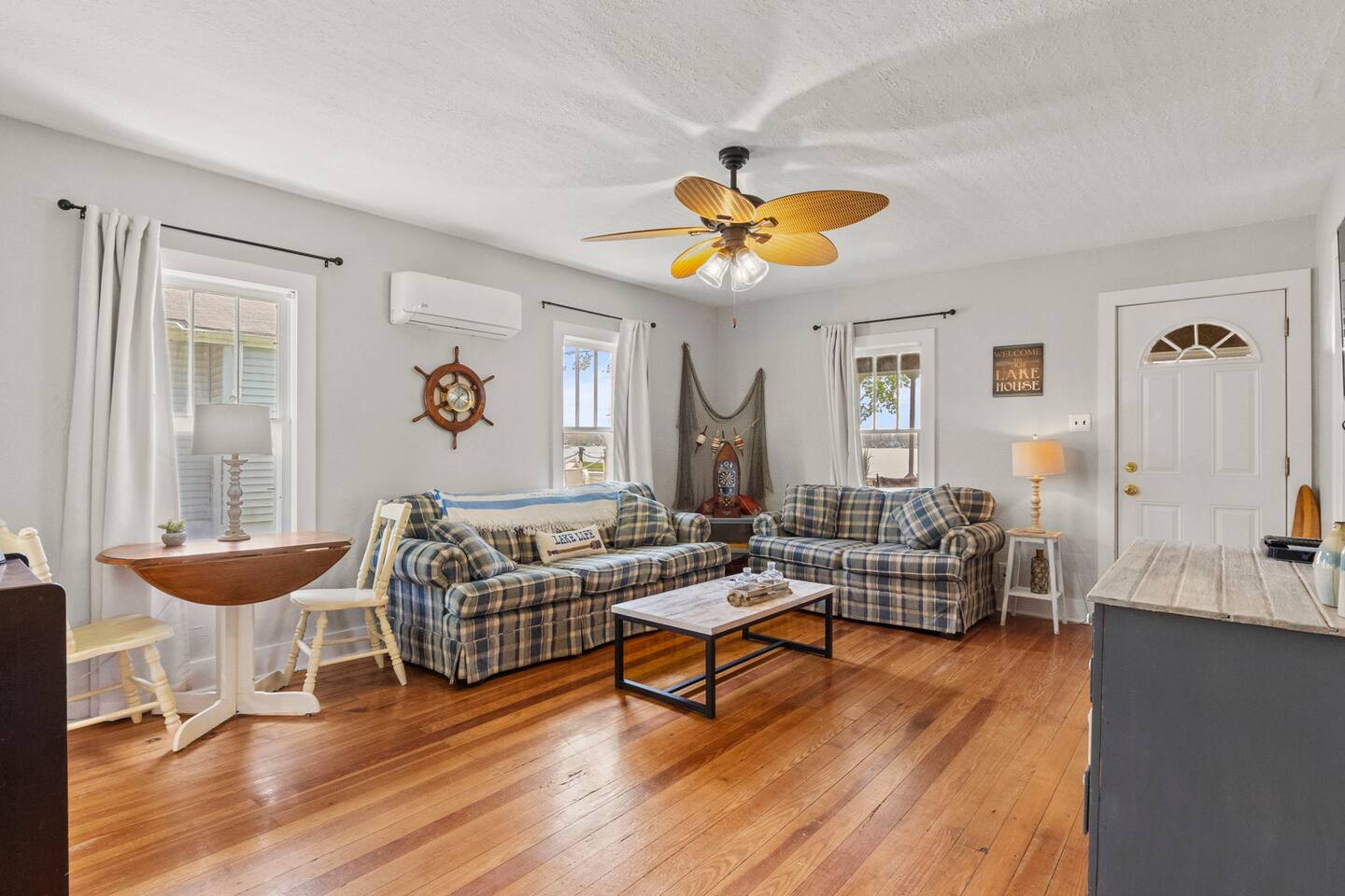 Webster Lake | Lakefront Cottage