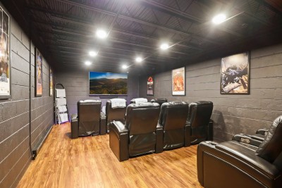Cabin w Hot Tub, Theater, Game Room, Fire Pit, Bar photo 5