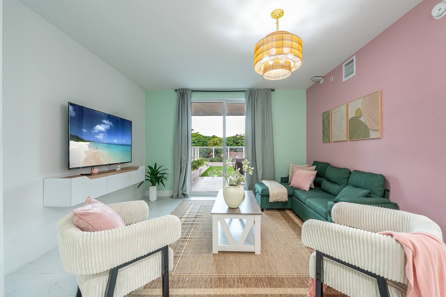 2BR apt|free parking|gym|pool