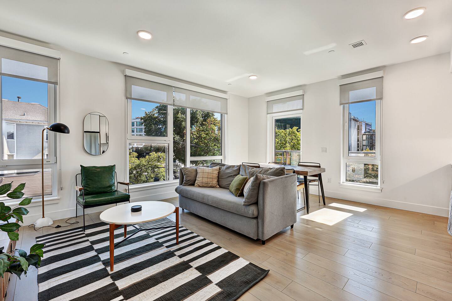 SOLIS Capitol Hill - Stunning Condo Near it All!