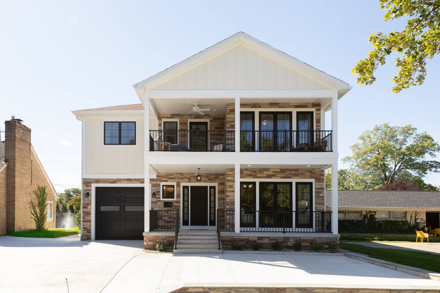 1 Blk to ND, Deck, Firepit, Lux Home w/2 kitchens