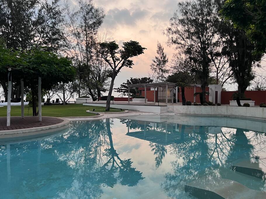 Las Tortugus Beach Front Condo@ Khao Tao,Hua Hin