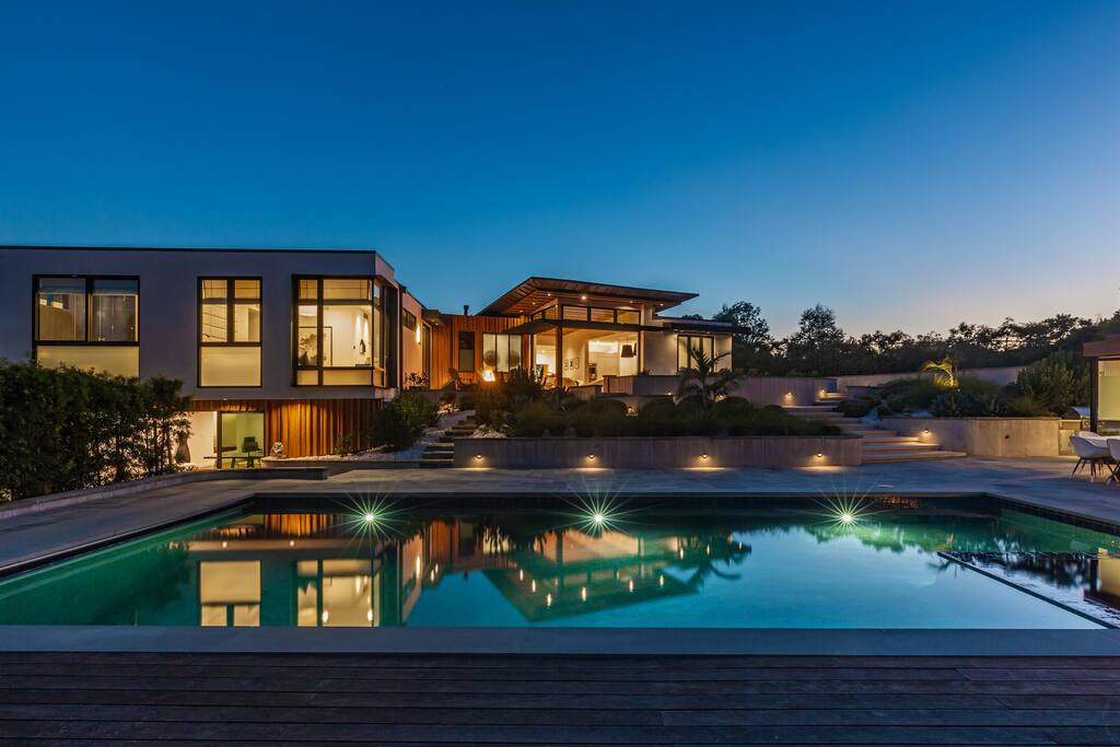 6- Bedroom Luxury Oasis with Private Pool
