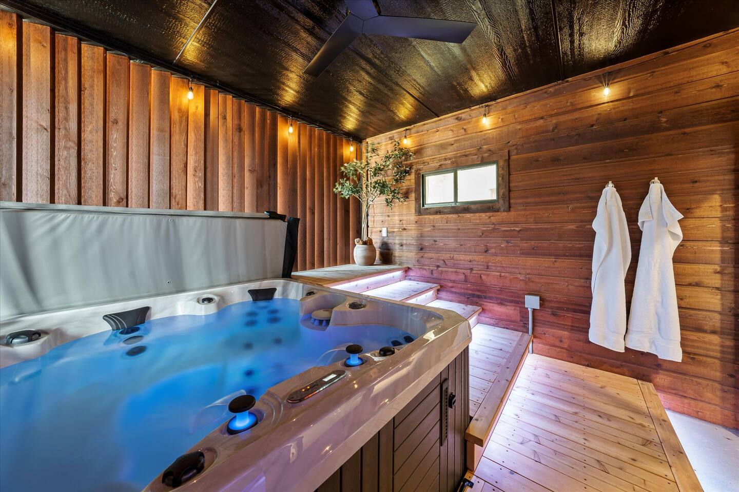 Adults Only Kink Theme- Hot Tub-Self Check In